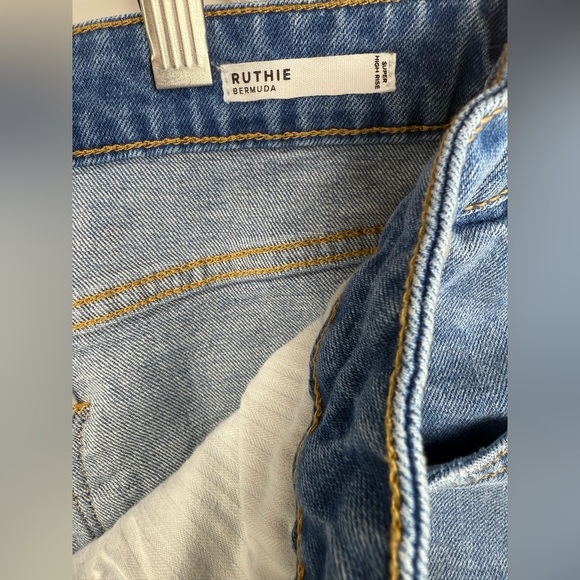 Dear John women’s Ruthie Bermuda super high rise cutoff denim shorts. Size 33 - Picture 7 of 7